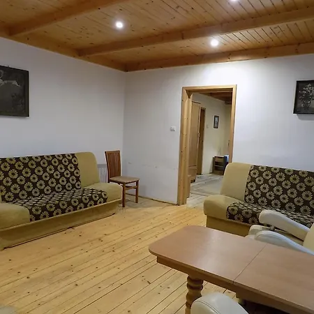 Trzy Izby, Przy Skoczni I Centrum