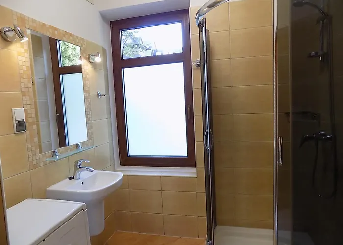 Trzy Izby, Przy Skoczni I Centrum *